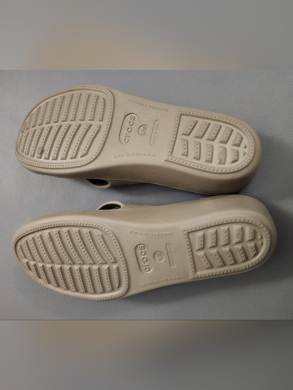 CROCS Women’s Tan/Cream Sandal - Picture 5 of 7